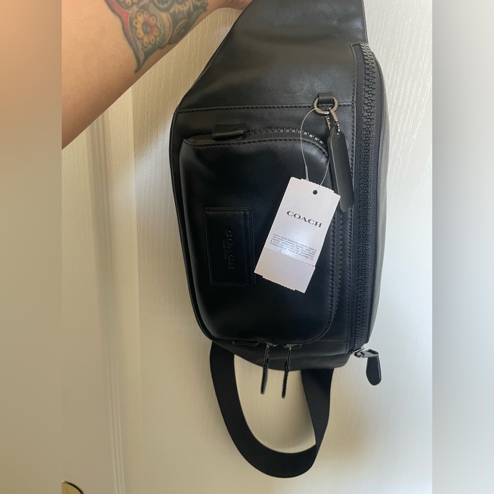 Coach Black Belt Bag with Adjustable Straps - Picture 4 of 9